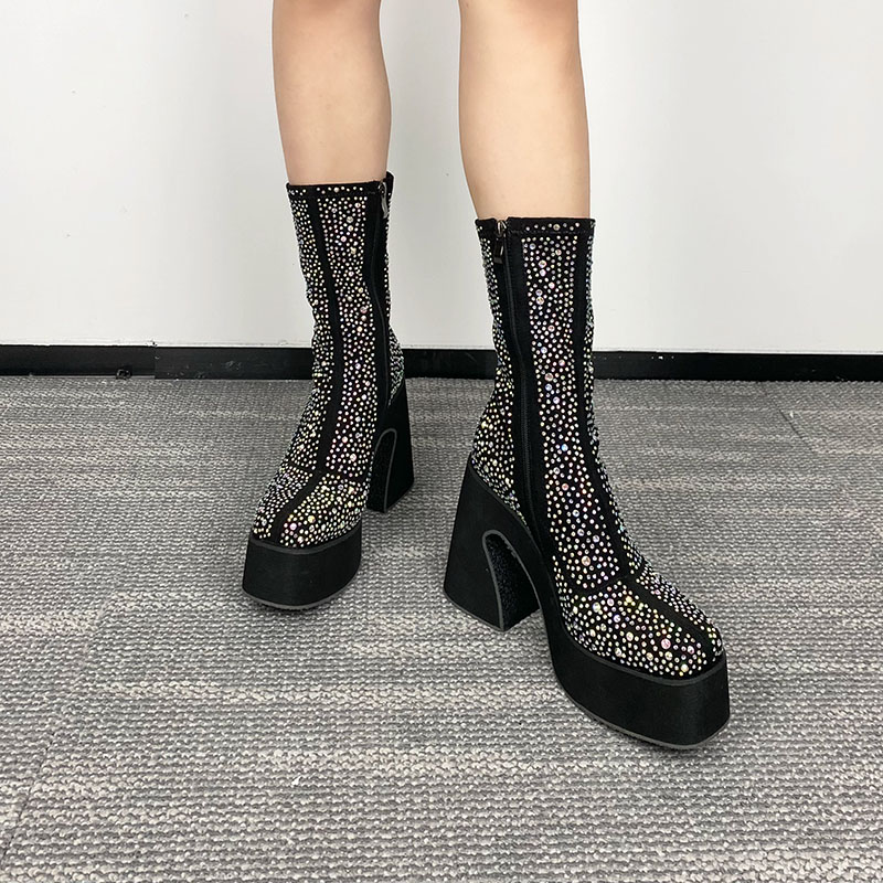 Maßgeschneiderte Plus-Size-Absatzstiefel mit höherem Stretch-Strass-Obermaterial (1)