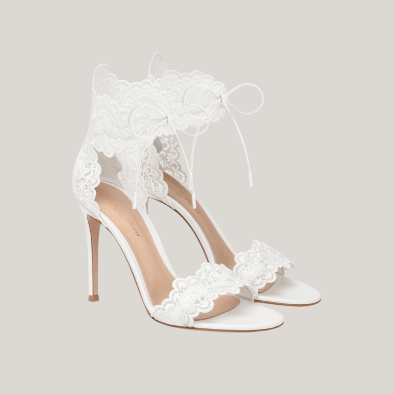 Kuʻekuʻe wāwae male lace kuʻekuʻe wāwae