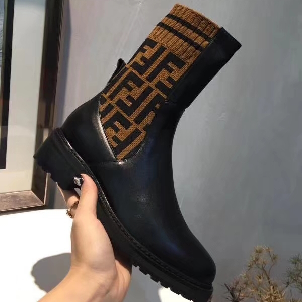 Fendi Marten կոշիկներ, եկեք տեսնենք այս դիզայներական կոշիկները (1)