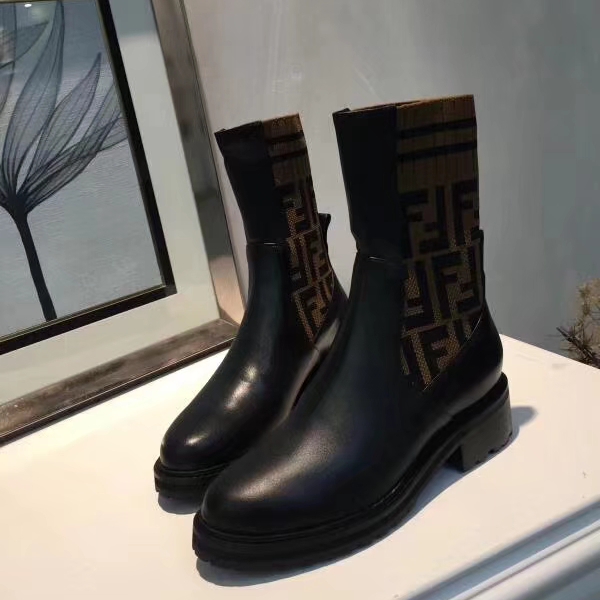 Fendi Marten-støvler, la oss se disse designerstøvlene (3)
