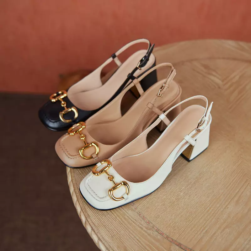 scarpe da donna di lusso personalizzate con fibbia Horsebit punta quadrata tacchi alti bianchi pompe per donna5 (6)